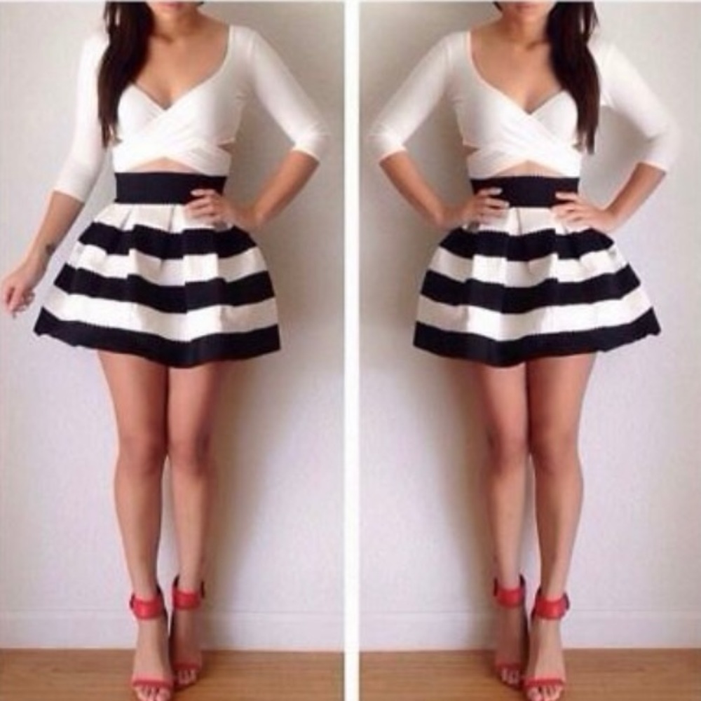 Express Black and White Striped Elastic Skirt XS